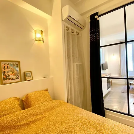 Appartement Bright Near The